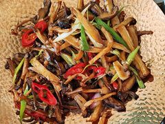 -哈啾嗨·蒙文化主题餐厅(京汉新城店)