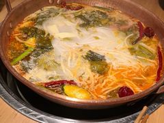 -洱火云南酸菜牛肉火锅(石景山当代商城店)