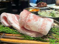 -草家酱蟹炭火烤肉店(珲春南路二店)