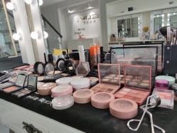-Eling伊林彩妆·化妆培训(河西奥体店)