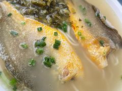 雪菜脱骨黄鱼面-洪大妈·黄鱼面(金山嘴渔村店)