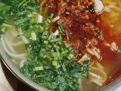 猪肘汤面-亮亮面馆(经六路店)