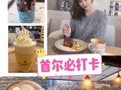 -Hello Kitty Cafe(弘大店)