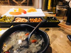 -何师烧烤·香辣蟹·川菜·30年老品牌(太古里旗舰店)