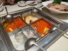 四宫格锅底-海底捞火锅(杭州庆春路夜宵主题店)