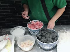 七宝老街汤团-1192弄老上海风情街(世纪汇广场店)