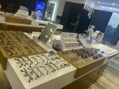 -三目眼镜·蔡司视觉合作店(青浦宝龙店)