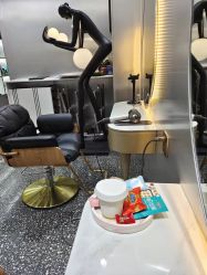 -Tloml salon