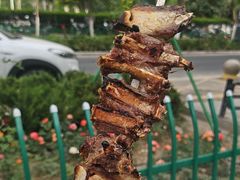 -烤肉小伙烤肉店
