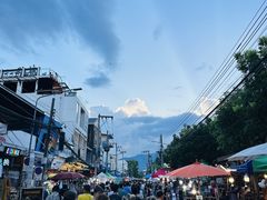 -周日夜市