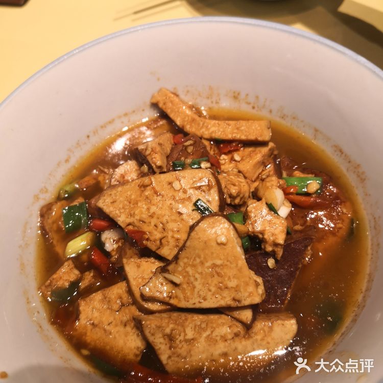 谢光头应该算是长沙菜的老字号了，正好在步行街这边逛街