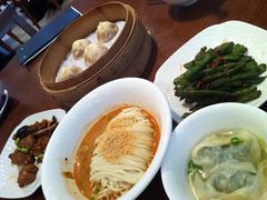 小笼包&nbsp;四喜烤麸&nbsp;担担面&nbsp;干煸四季豆-鼎泰丰(新港中心店)
