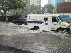 -上海游泳馆(地铁站)