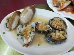 蒜蓉蒸鲍鱼-三亚老渔民海鲜店