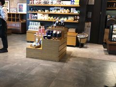 零售区-星巴克臻选(深圳罗湖万象城店)