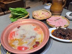 -阿婆情腊排骨火锅·野生菌季(古城旗舰店)