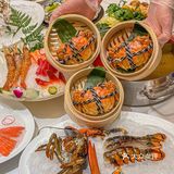 黄金大闸蟹 🦀️帅哥帮你剥🎗快来京彩吃火锅！