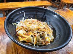 干馏抄手-孟婆汤重庆小面(西洪路店)