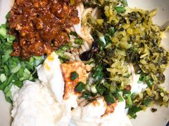 老昆明豆花米线-云阿蛮云南生烫牛肉米线(奉贤路店)