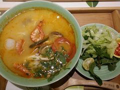 冬阴功海鲜汤米粉-越弥越南传统美食馆