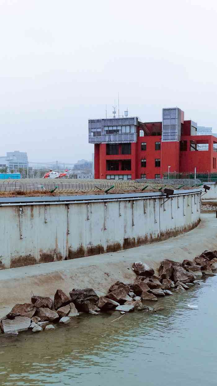 龙耀滨江广场-"在徐汇滨江往南的延伸段,过了龙脊桥就看到.