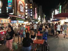 -六合夜市