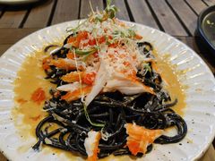 阿拉斯加蟹肉配海胆酱墨鱼汁意面-CHILLAX轻乐时(侨建·Hi City店)