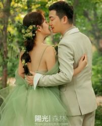 -喜爱高定婚纱摄影