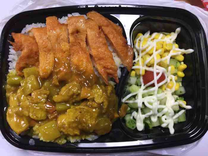 燃餐厅精致便当(铁道大厦店"叫的外卖,他们家都是双拼饭的套餐,各种