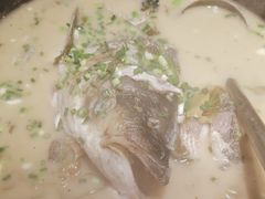 煎香酸菜半边鱼-渔悦潇湘·酸菜煮鱼(岳麓山店)