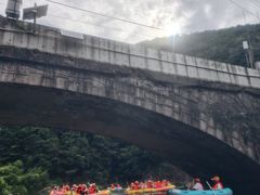 -安吉龙王山峡谷漂流