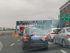 -虹桥火车站-停车场