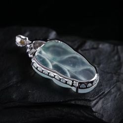 -北京七彩云南翡翠珠宝旗舰店(月坛店)