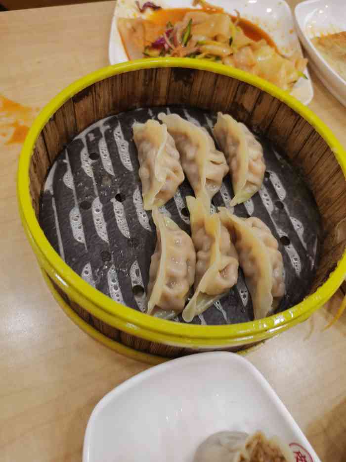 谭明白脆皮馄饨·鲜虾仁渔馄饨-"[薄荷]环境:停车方便,导航准确,店面.