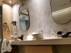 -香港倾城国际·美容美体中心