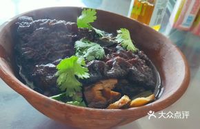 Fragrant Toona Sinensis Braised Pork