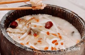 Snowland Stone Pot Chicken