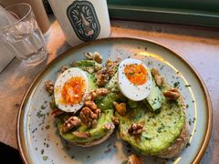 牛油果煮蛋吐司-RAC BAR(安福路店)