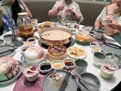 -洪氏嗨捞·广东猪肚鸡·椰子鸡火锅(西咸万象城店)