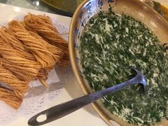 荠菜馓子豆腐羹-鸿运酒楼