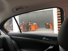 -麦当劳(友谊路得来速店)