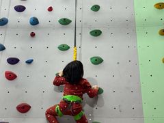 -蓝天攀岩-青少年训练(罗湖益田假日广场店)