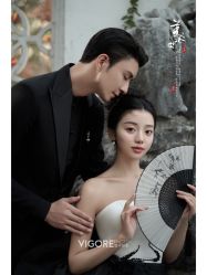 -雪中彩影婚纱摄影·微光艺术中心