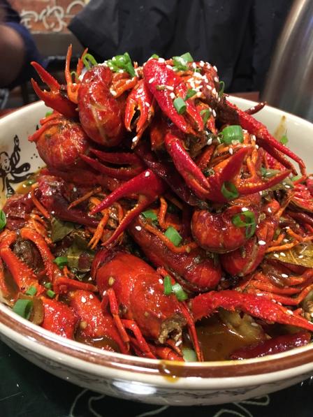 胖胖虾王(总店)-"昨天下雨,天气有点冷,店里人不多,所以服.