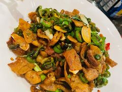 豆豉青椒炒油渣-湘肠香火锅店(团结湖店)