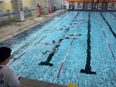 -梦翔龙湖滟澜山游泳俱乐部