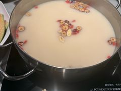 -尚尚仙·酸汤猪手·猪肚鸡火锅(华联万柳购物中心店)