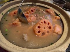 -肥肥虾庄·金牌油焖大虾(汉街SKP店)