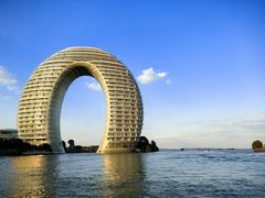 -湖州太湖旅游度假区-月亮广场