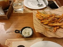 -Mark&Mars Restaurant
